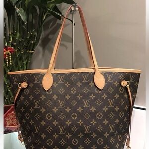 Louis Vuitton Classic Monogram Tote with Tan Accents (Neverfull MM)